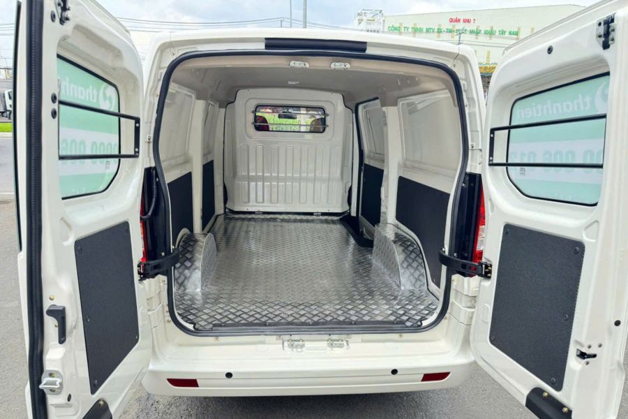 xe van chuyen in ly thanh tien 9