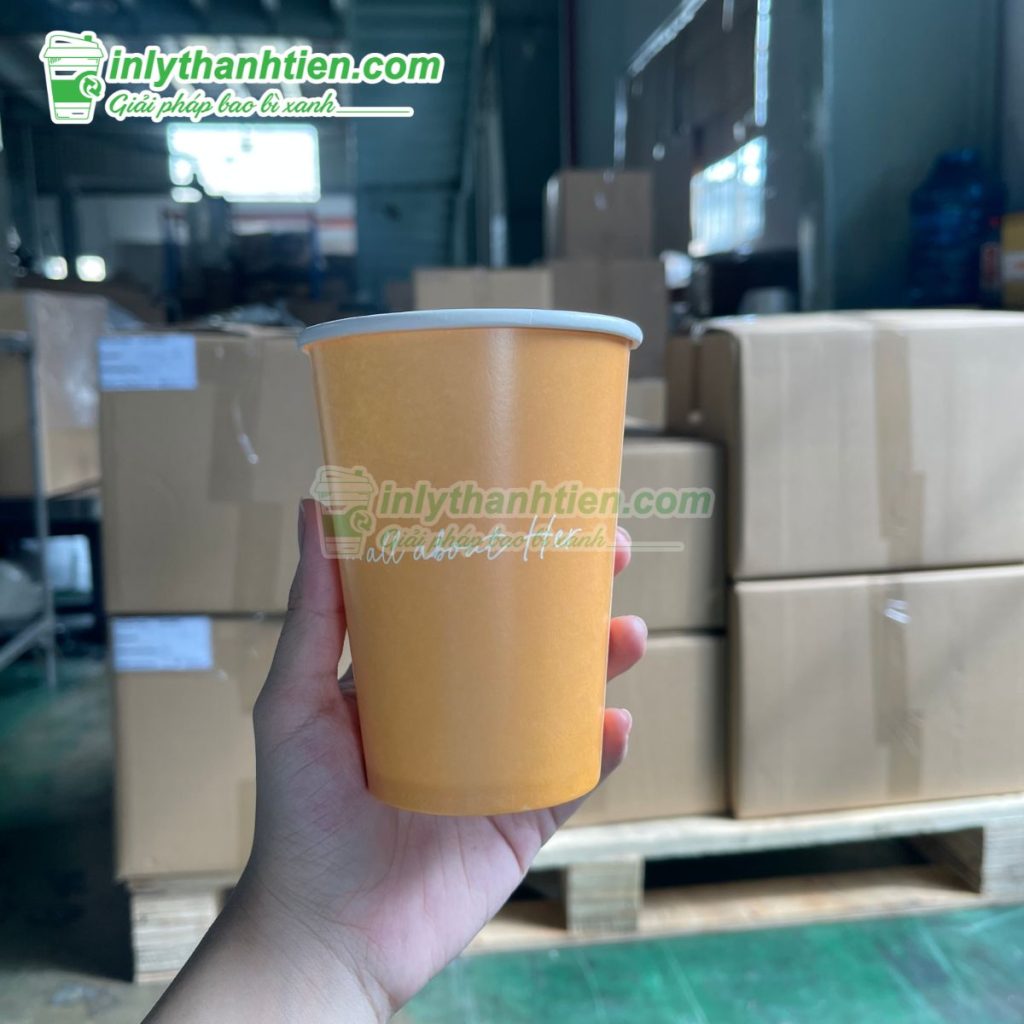 Ly giấy 500ml chứa sinh tố dâu, topping kem, chống thấm tốt