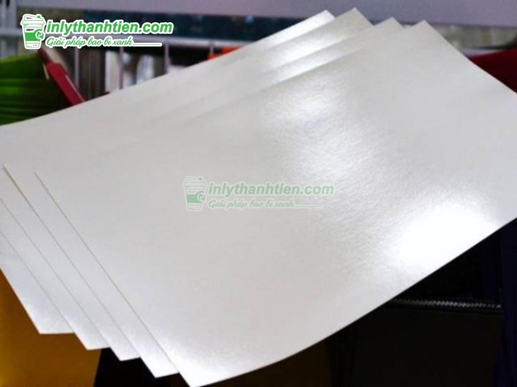 giấy couche tráng phủ bề mặt