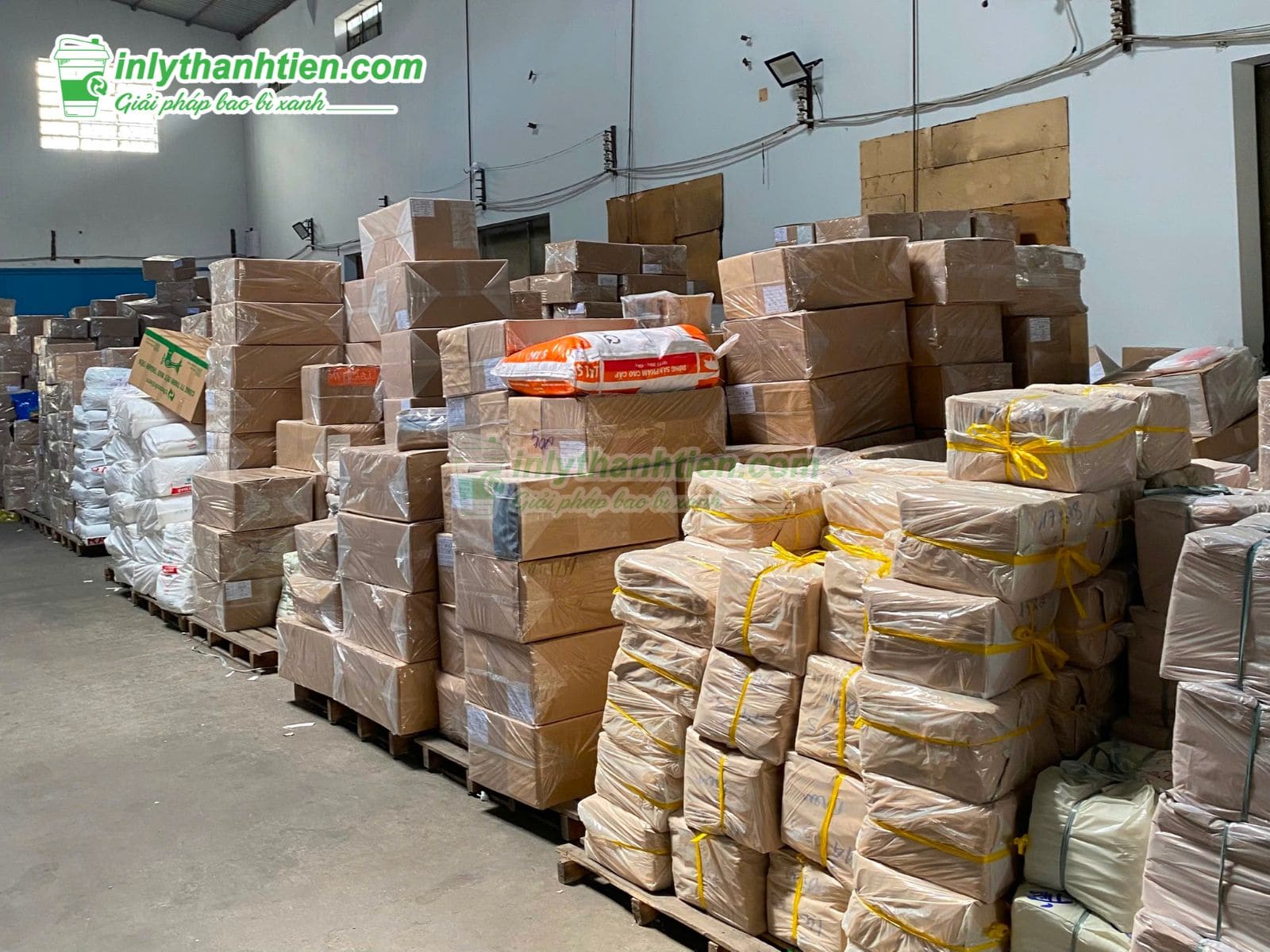 Kho chứa bao bì nhựa của Thành Tiến tại TPHCM